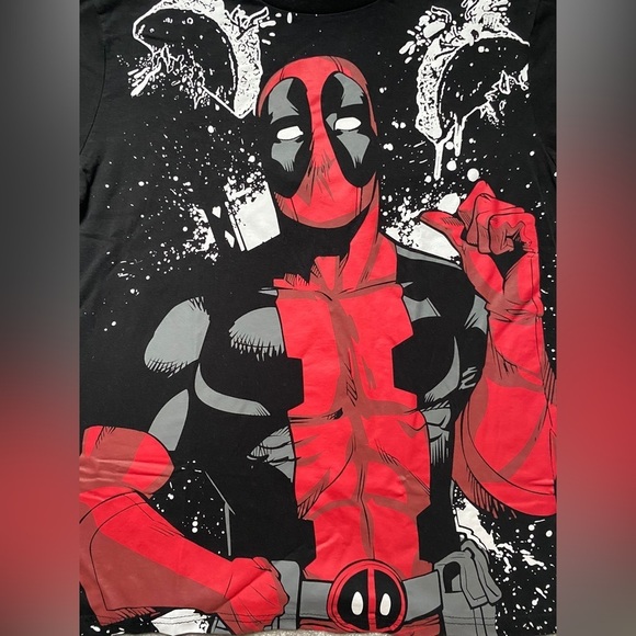 MARVEL DEADPOOL Black Red Graphic T Shirt in Medium - Picture 4 of 8